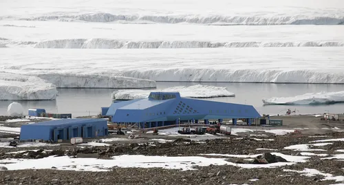 The Antarctic Time Machine: What Frozen Air Bubbles Tell Us About Earth’s Green Explosion - Sarim Noor